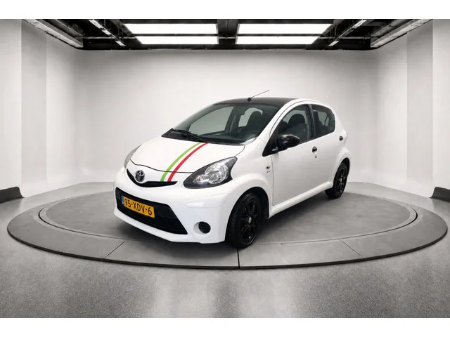 Toyota Aygo (2012) — foto 1