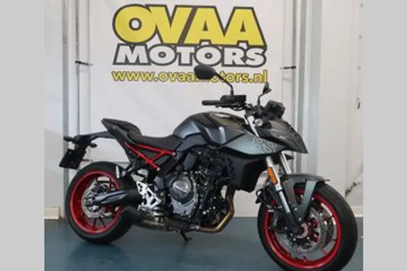 Suzuki GSX-8S (2025)
