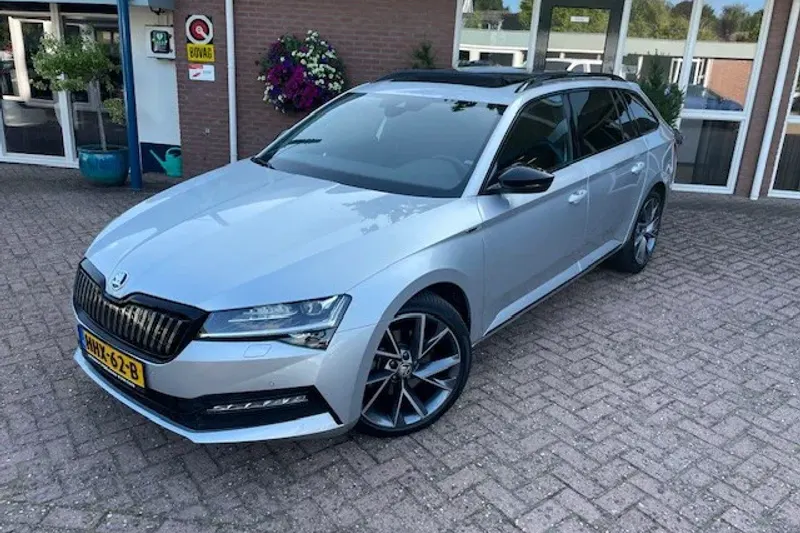 Škoda Superb (2023)