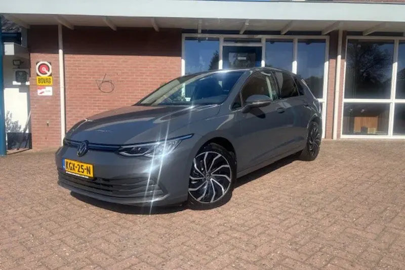 Volkswagen Golf (2024)