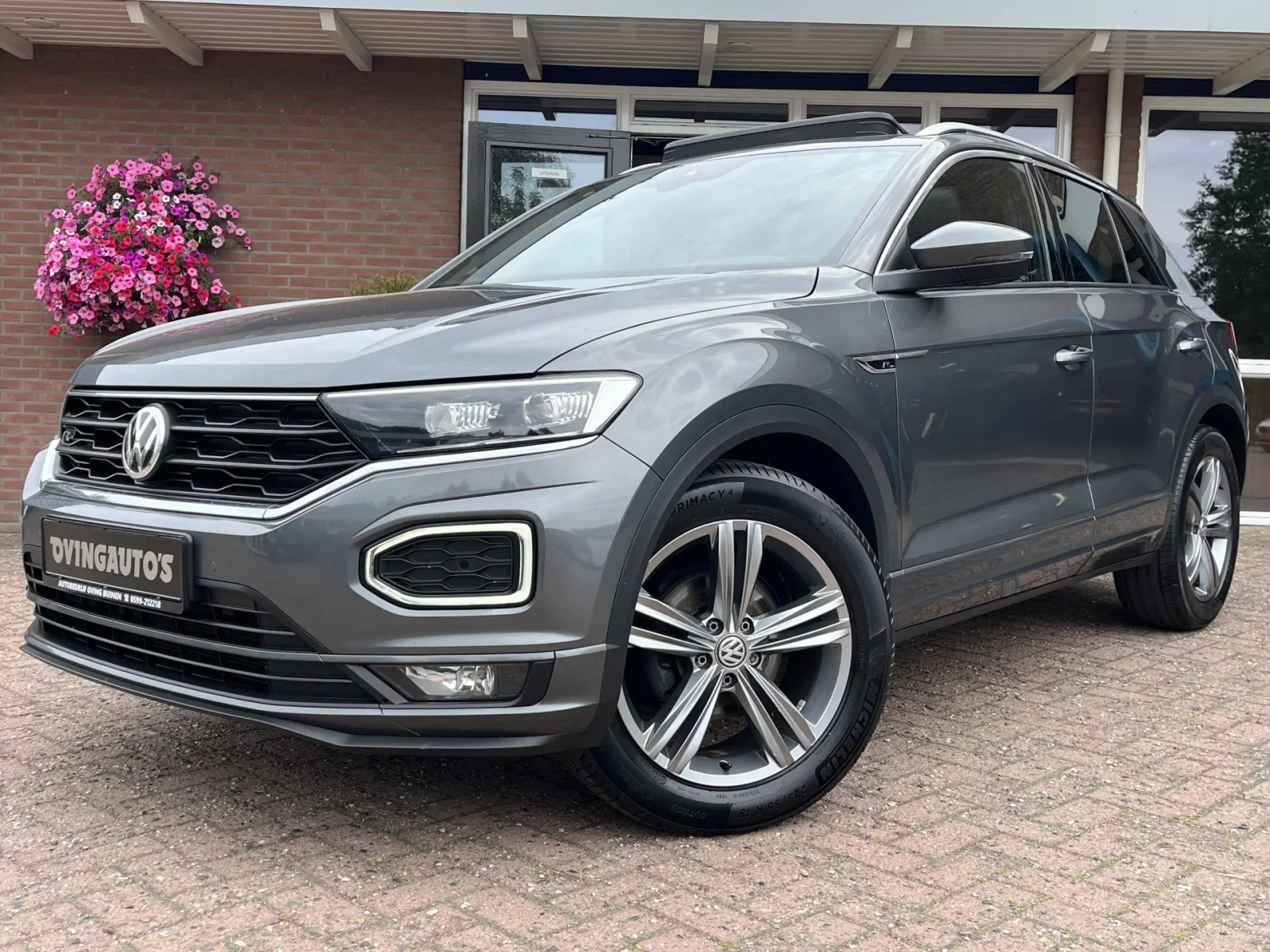 Volkswagen T-Roc (2019) — foto 1