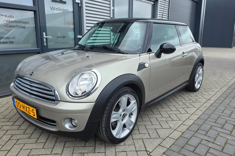 MINI Cooper (2009)