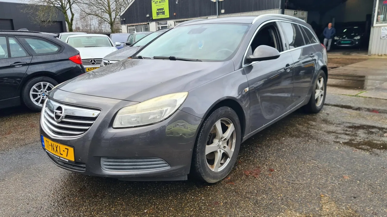 Opel Insignia Sports Tourer (2010) — foto 1