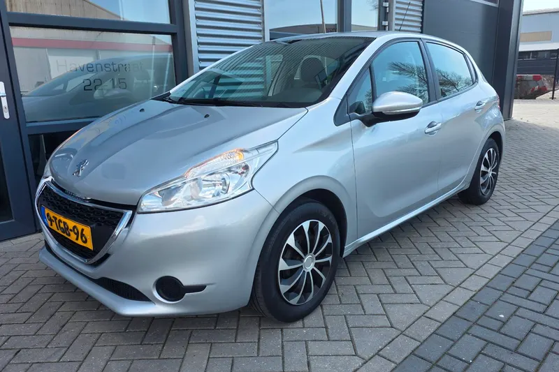 Peugeot 208 (2013)