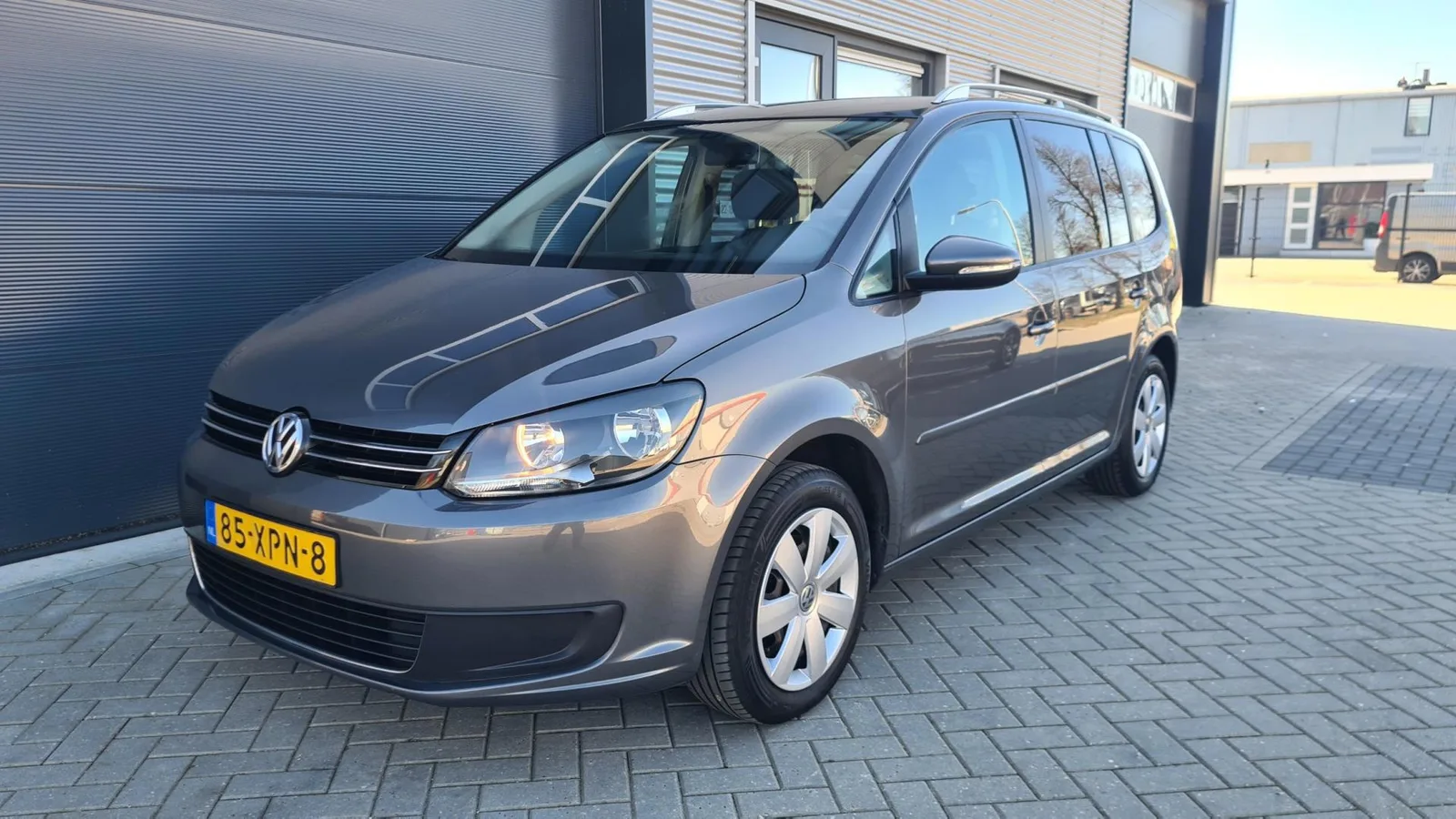 Volkswagen Touran (2012) — foto 1