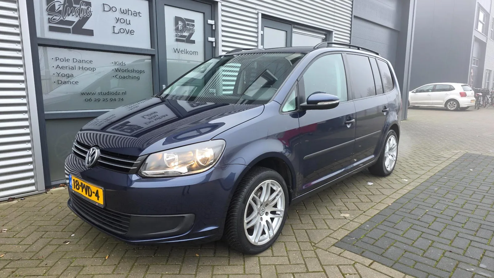 Volkswagen Touran (2011) — foto 1
