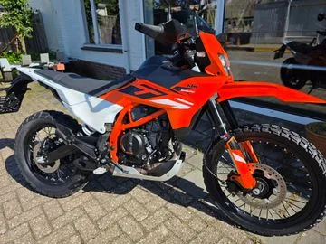 KTM 390 (2025) — foto 1