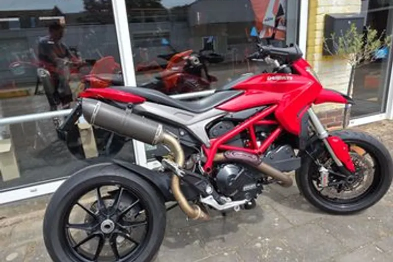 Ducati Hypermotard 821 (2015)