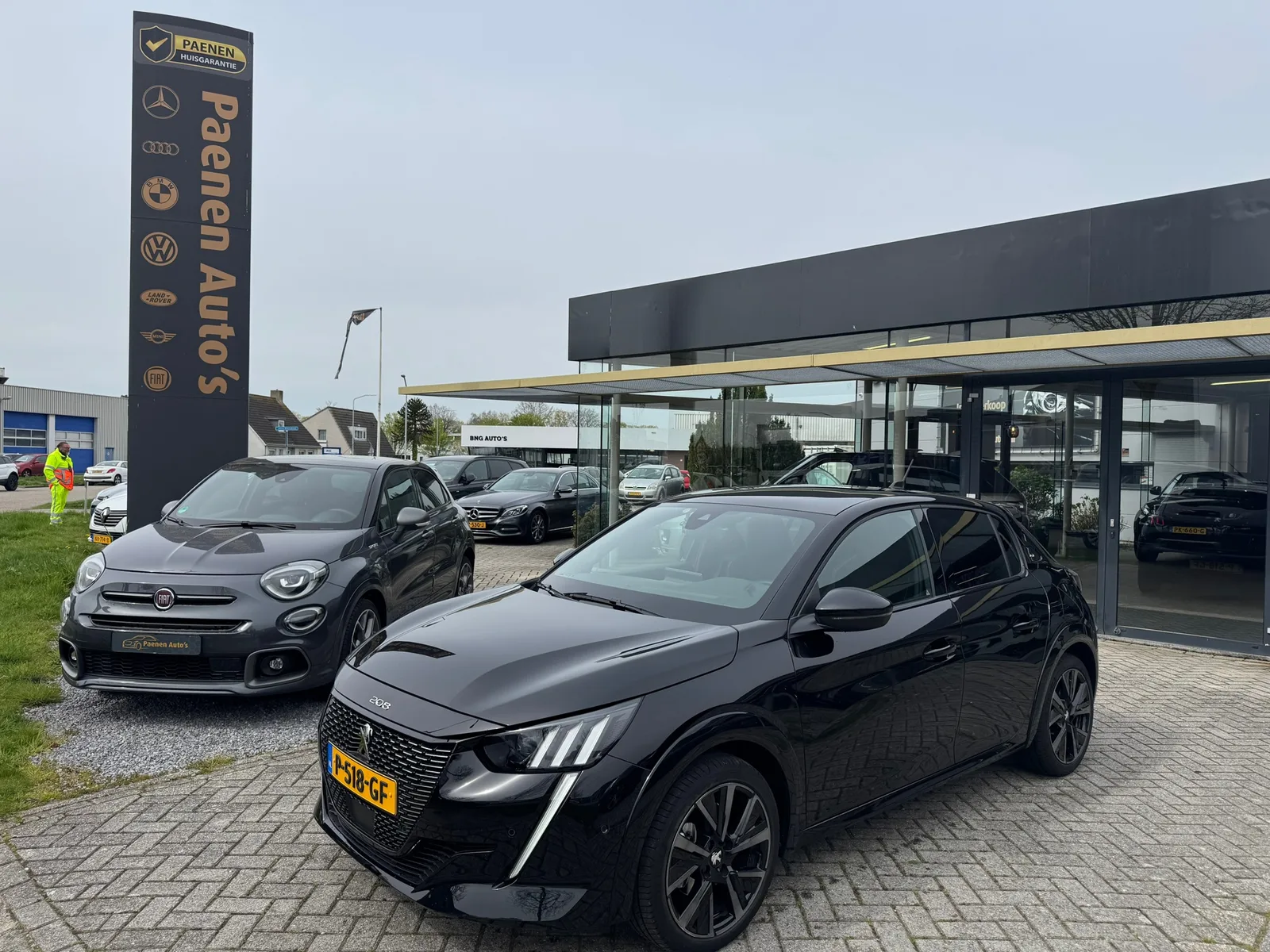 Peugeot 208 (2022) — foto 1