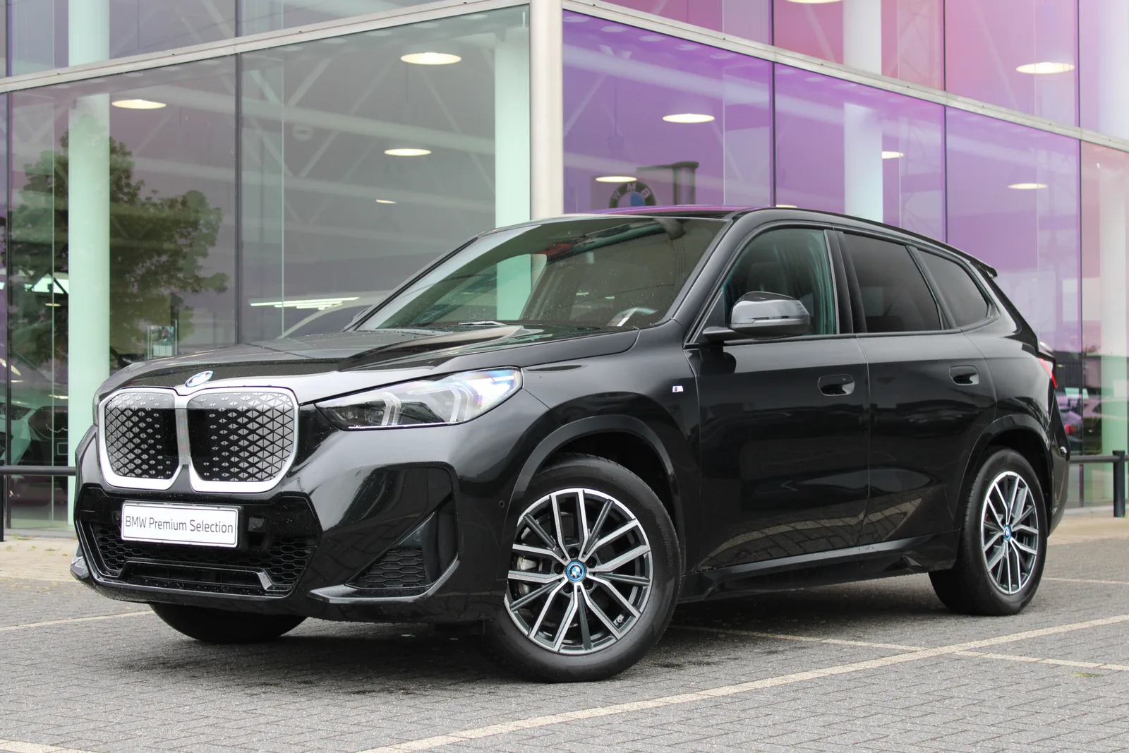 BMW iX1 (2024) — foto 1