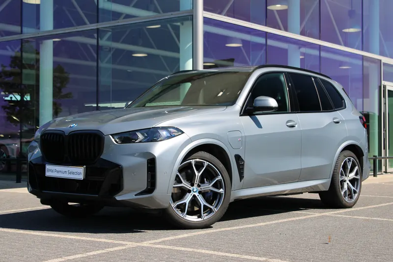 BMW X5 (2023)