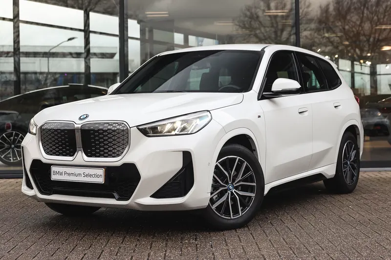 BMW iX1 (2024)