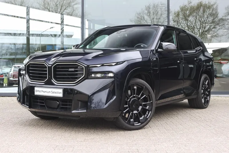 BMW XM (2025)