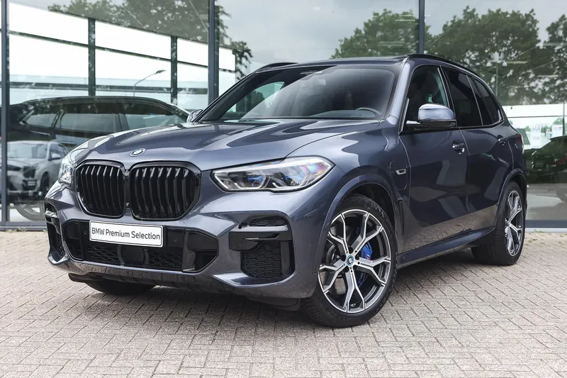 BMW X5 (2023)