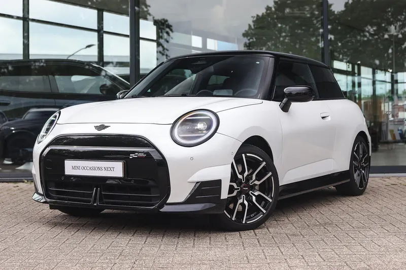MINI Hatchback (2024)