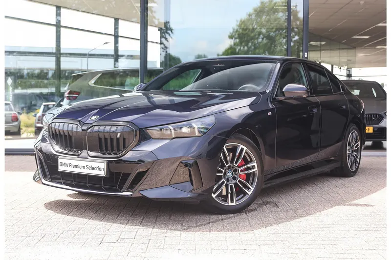 BMW i5 (2024)