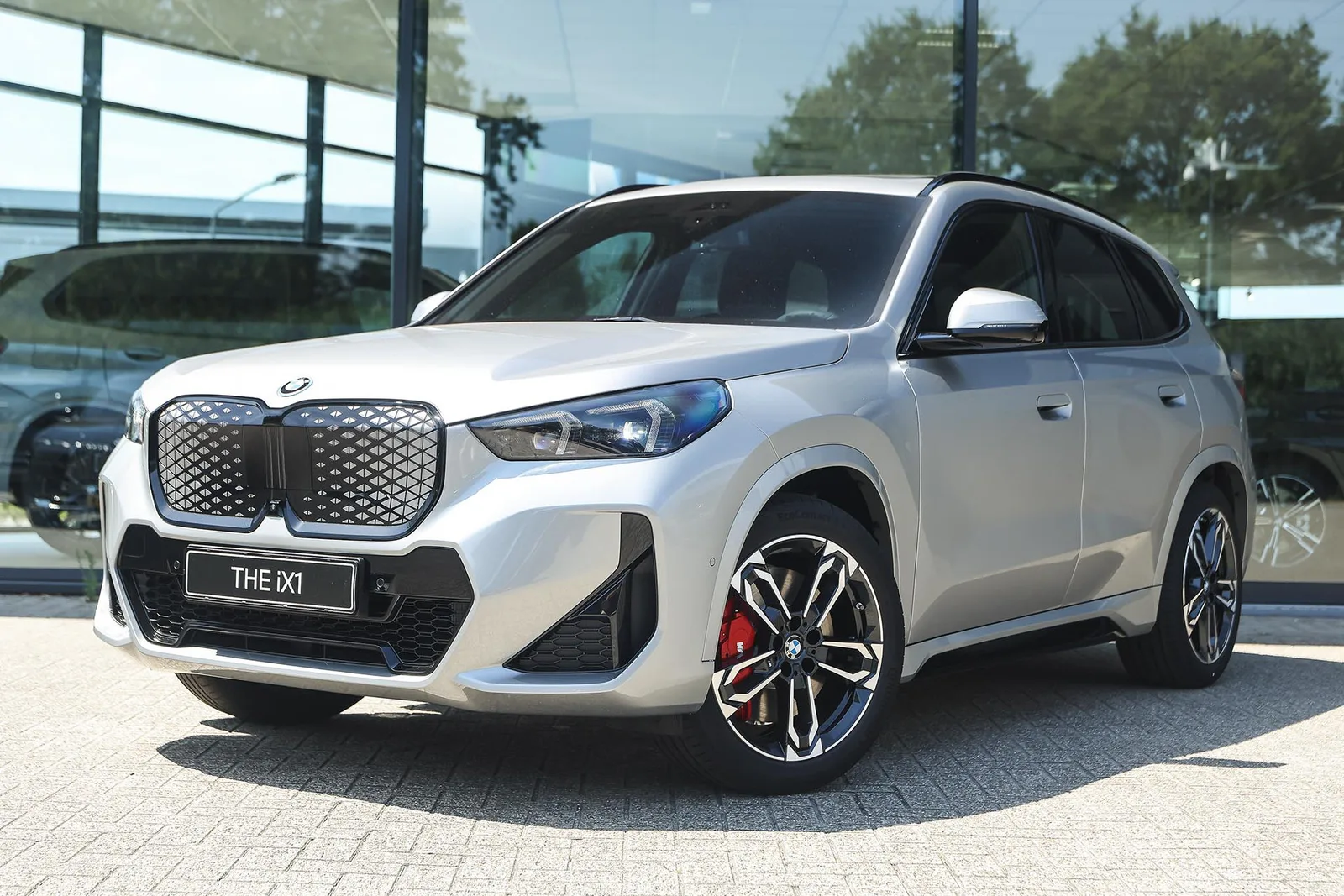 BMW iX1 (2026) — foto 1