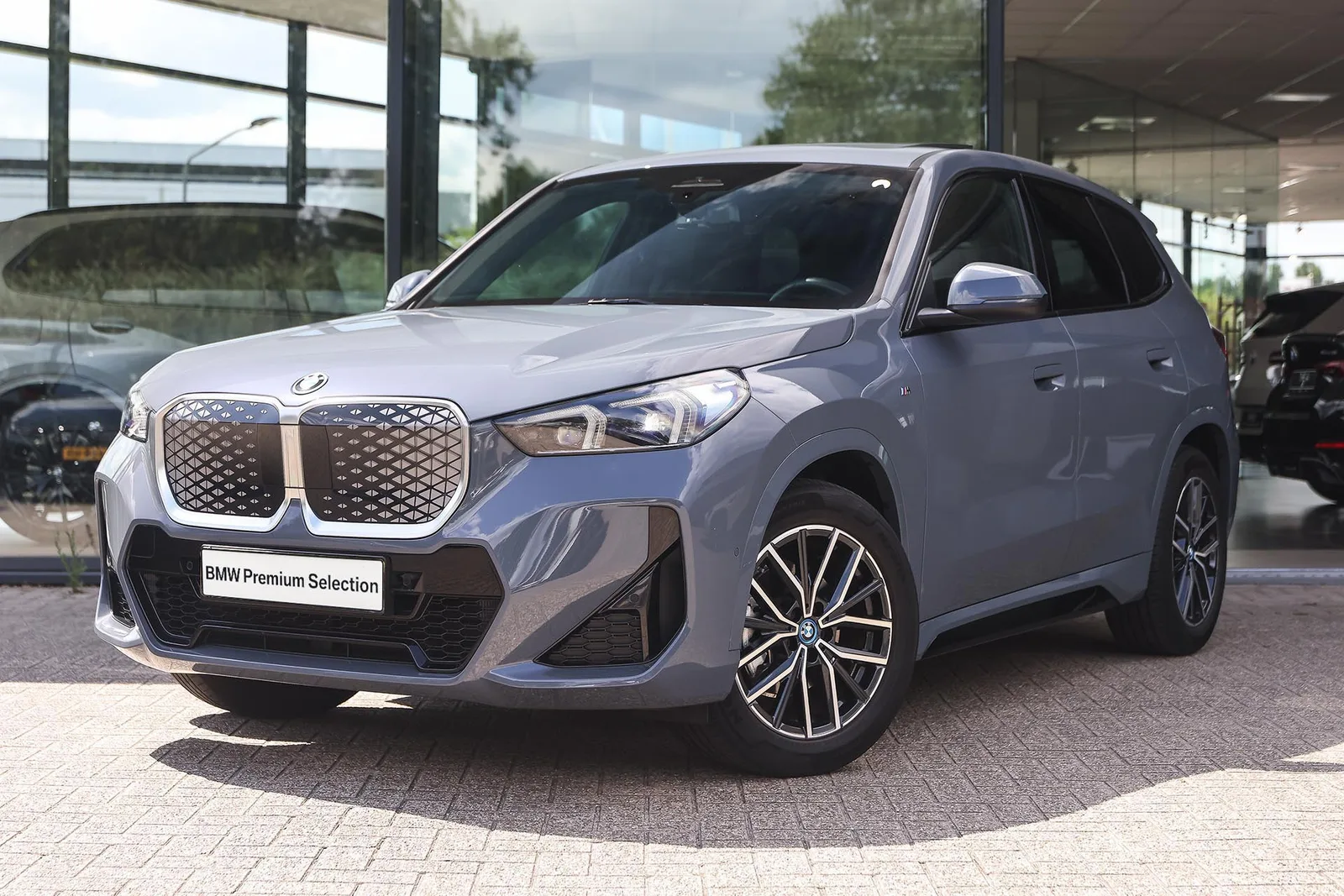 BMW iX1 (2025) — foto 1