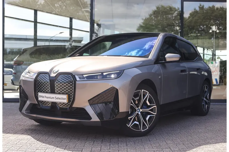 BMW iX (2022)