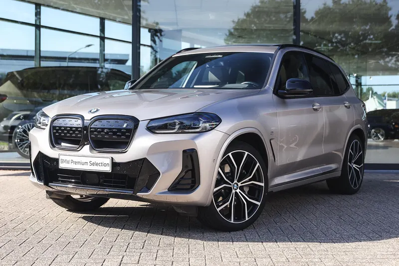 BMW iX3 (2023)