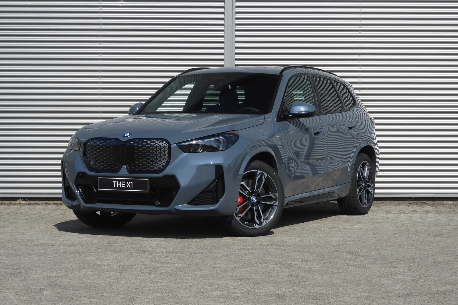 BMW iX1 (2026) — foto 1