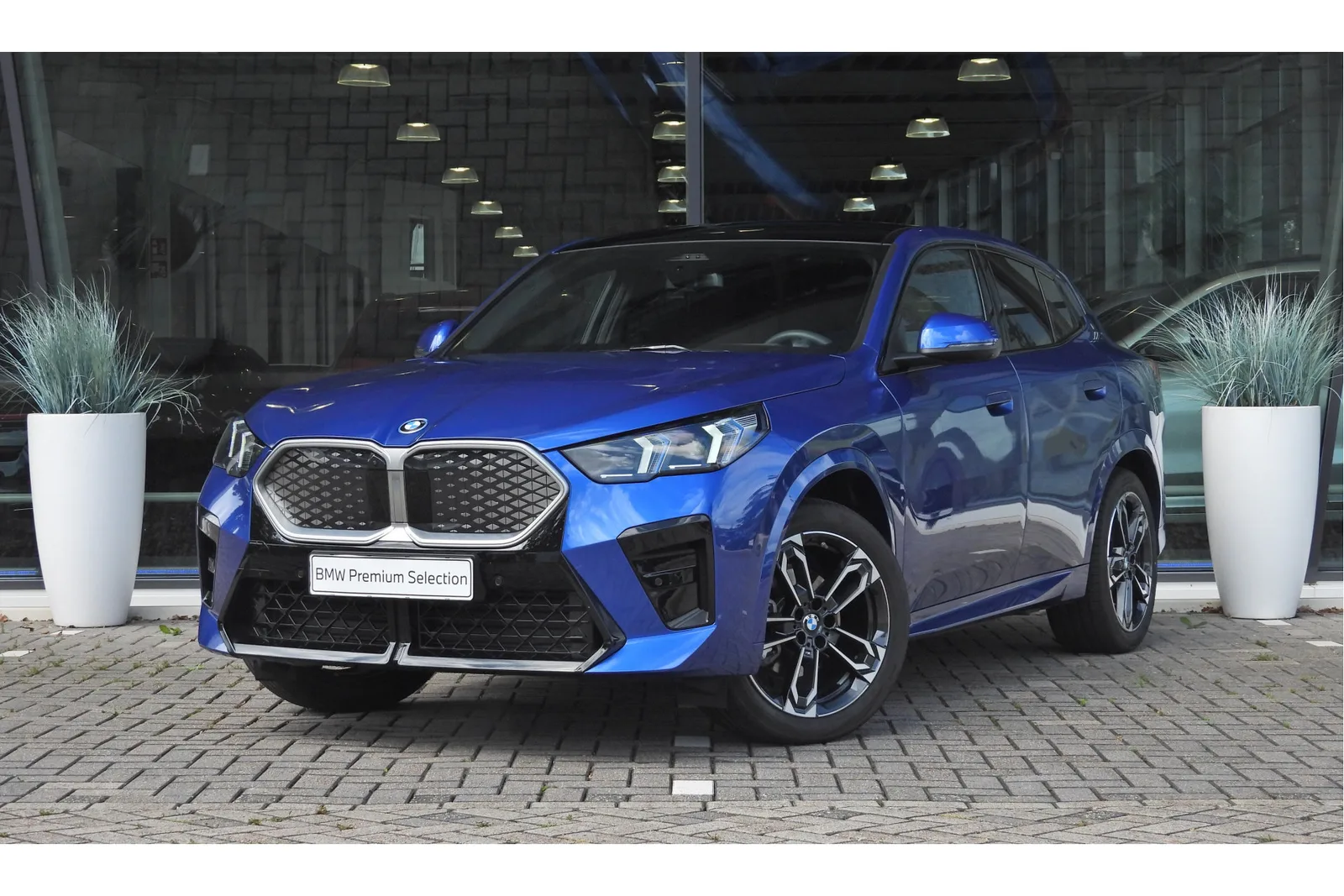 BMW iX2 (2025) — foto 1