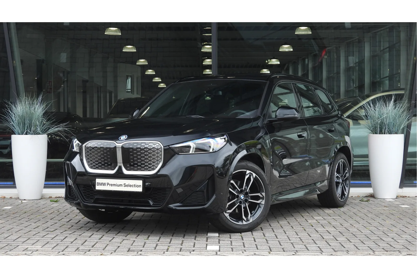 BMW iX1 (2025) — foto 1