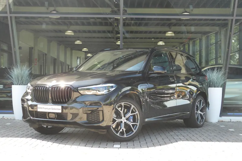 BMW X5 (2023)