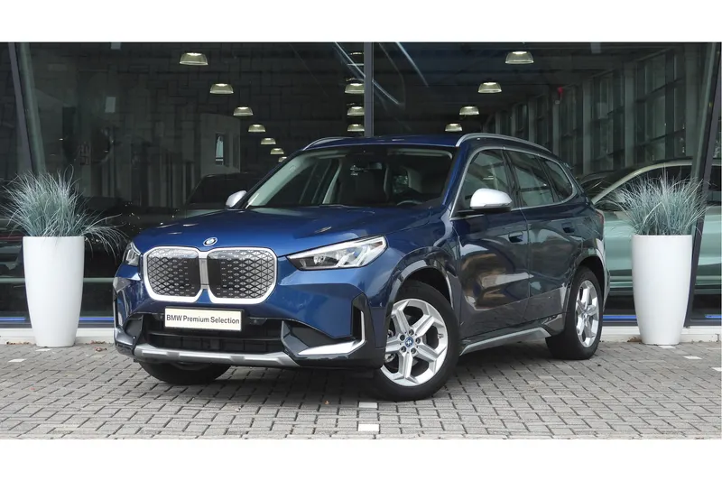 BMW iX1 (2024)