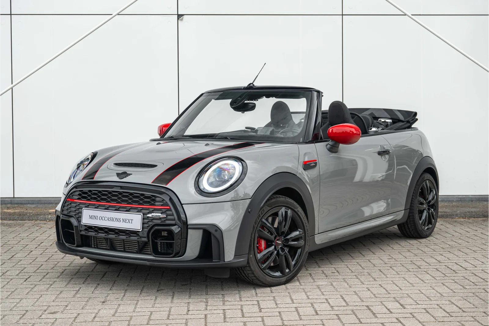 MINI Cabrio (2022) — foto 1