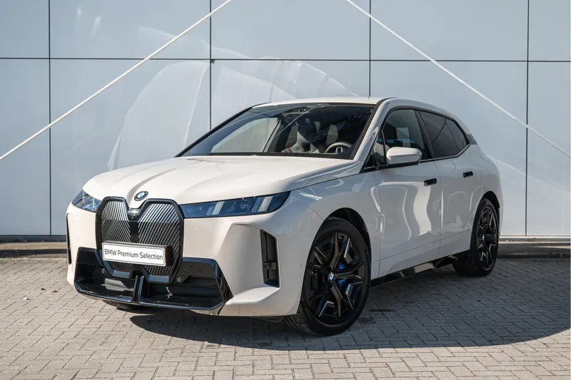 BMW iX (2025)