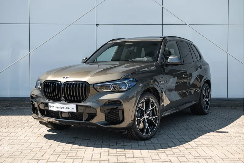 BMW X5 (2023)