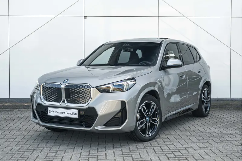 BMW iX1 (2024)