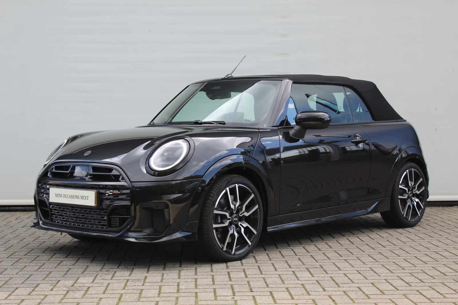 MINI Cabrio (2026) — foto 1