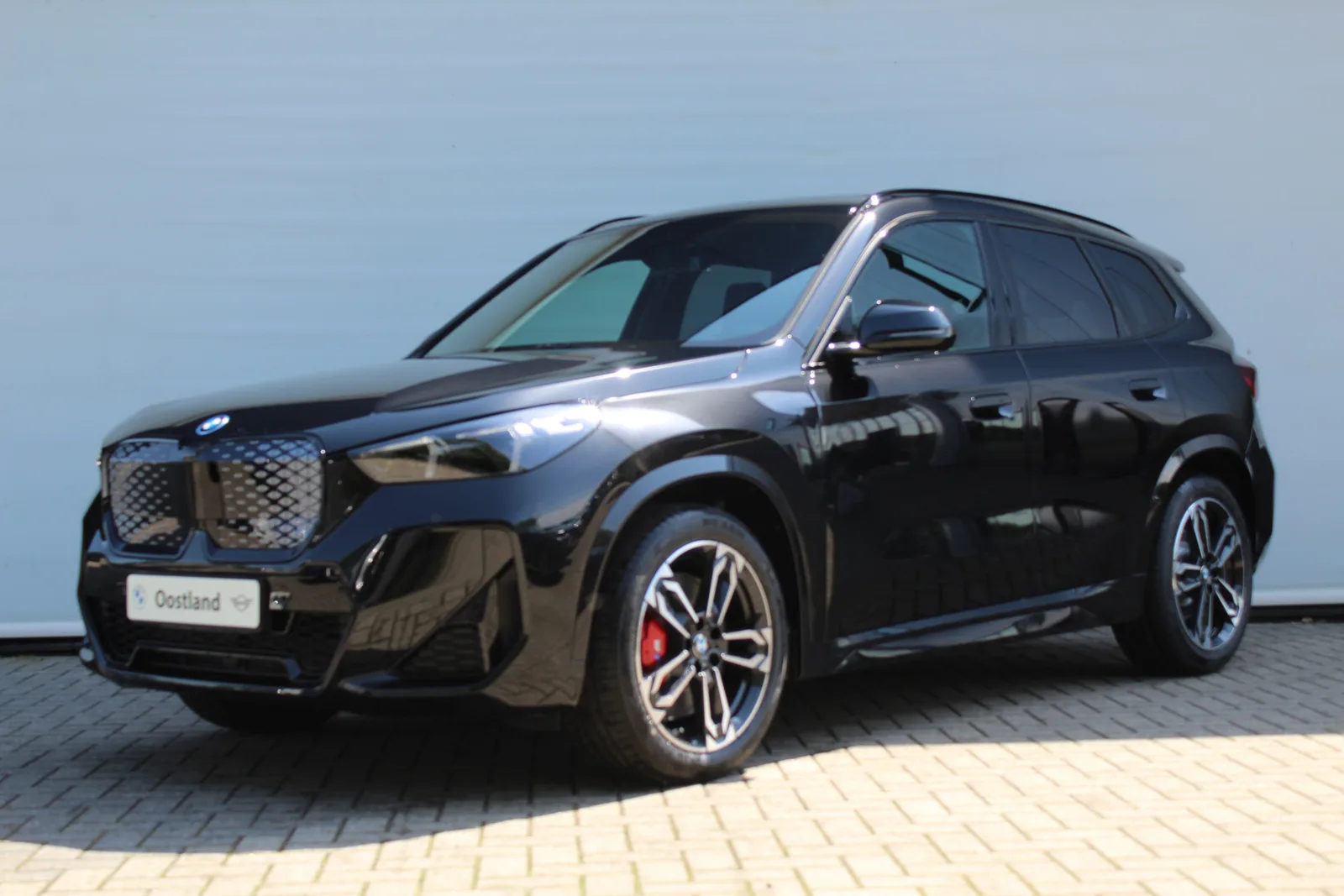 BMW iX1 (2026) — foto 1