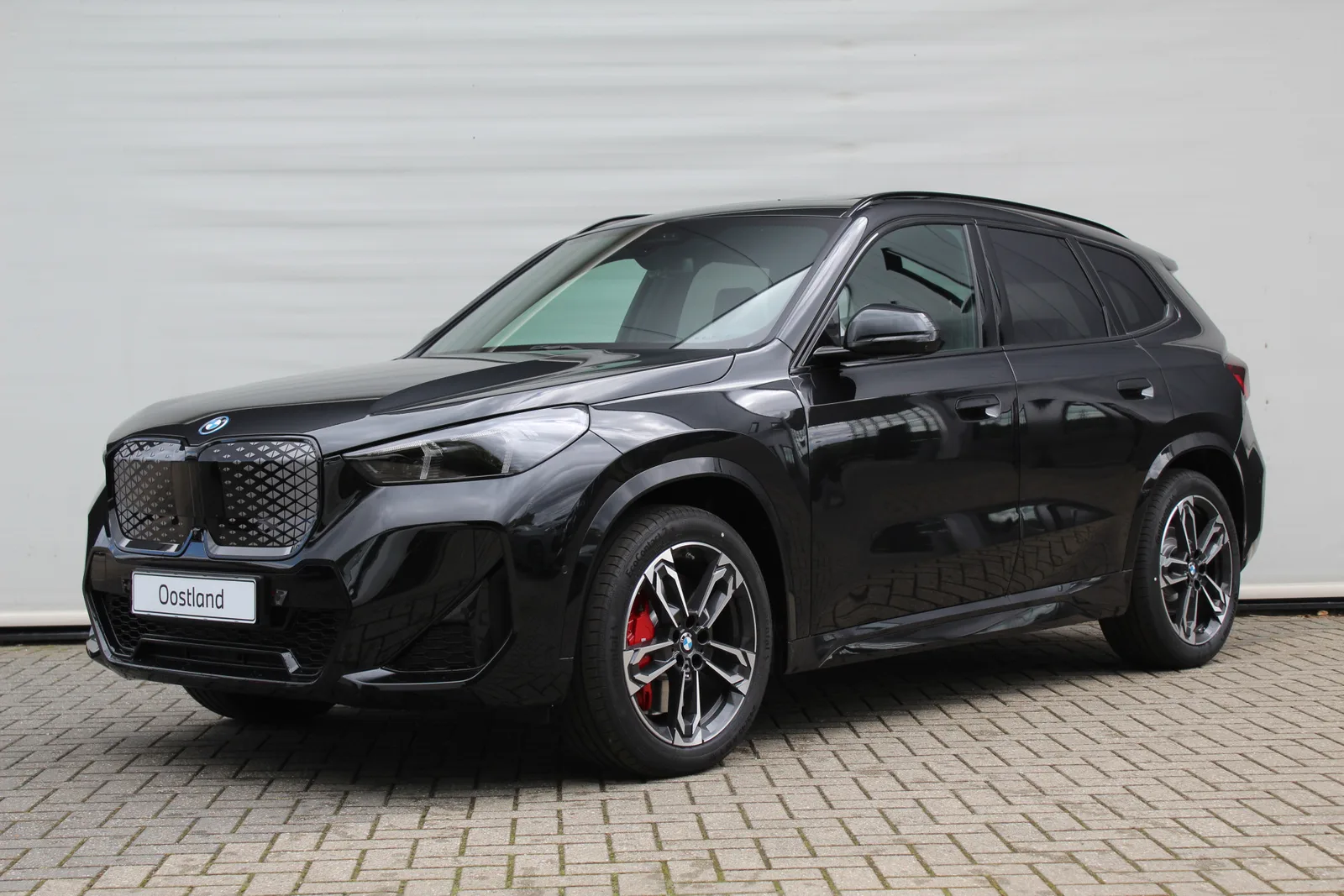 BMW iX1 (2026) — foto 1