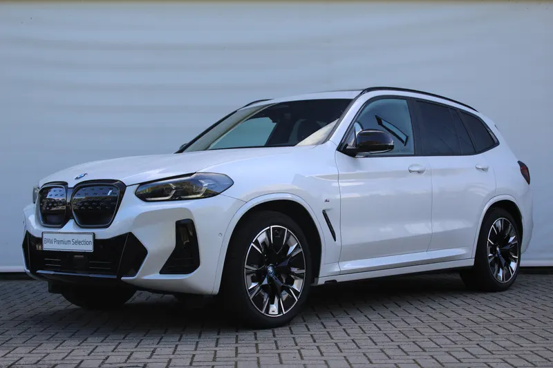 BMW iX3 (2024)