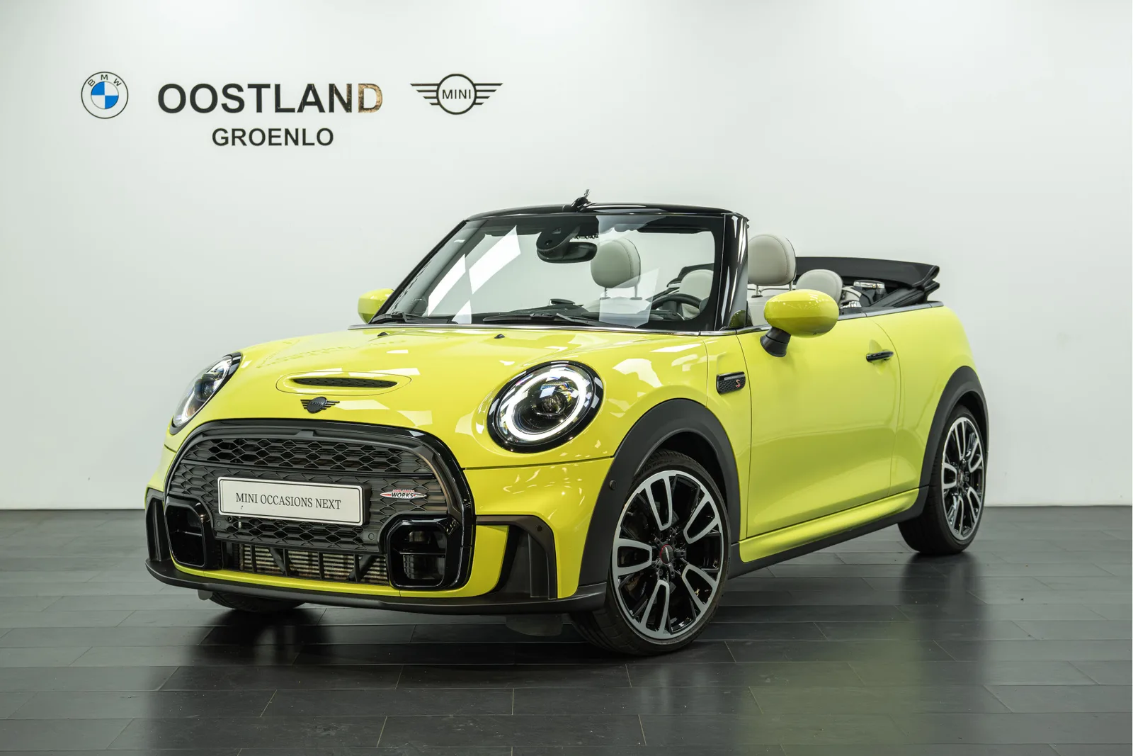 MINI Cabrio (2023) — foto 1