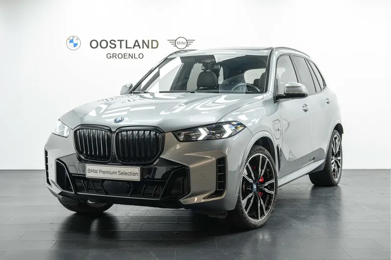 BMW X5 (2023)