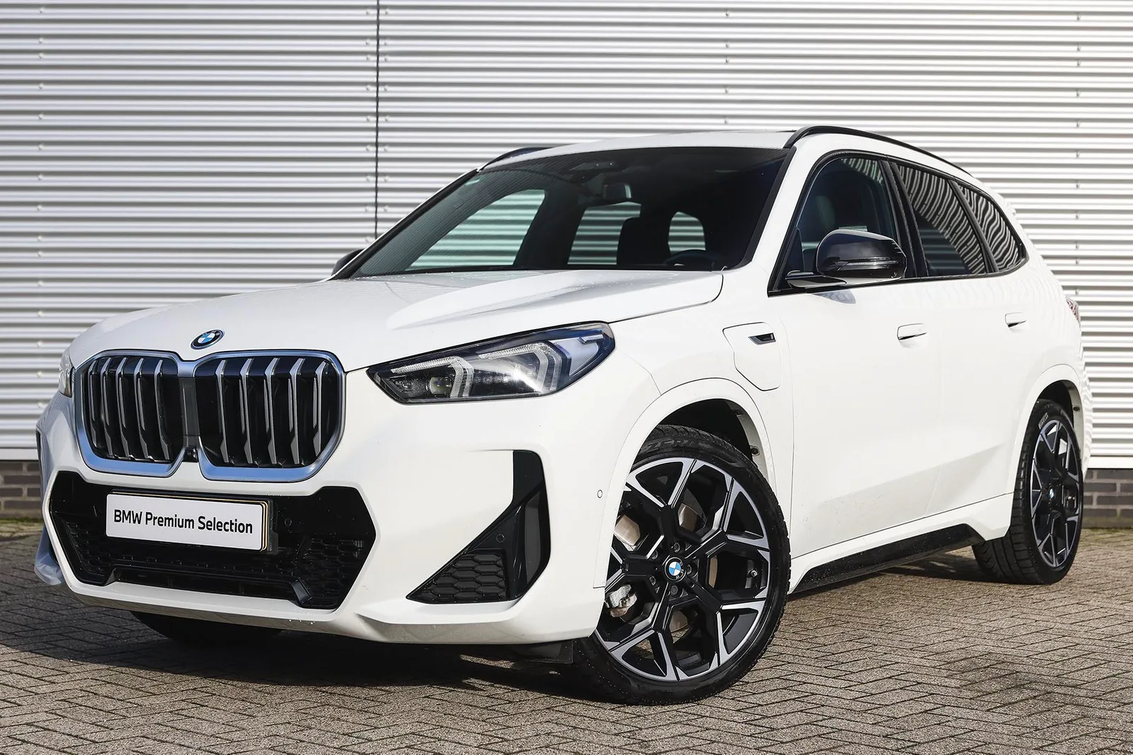 BMW X1 (2023) — foto 1