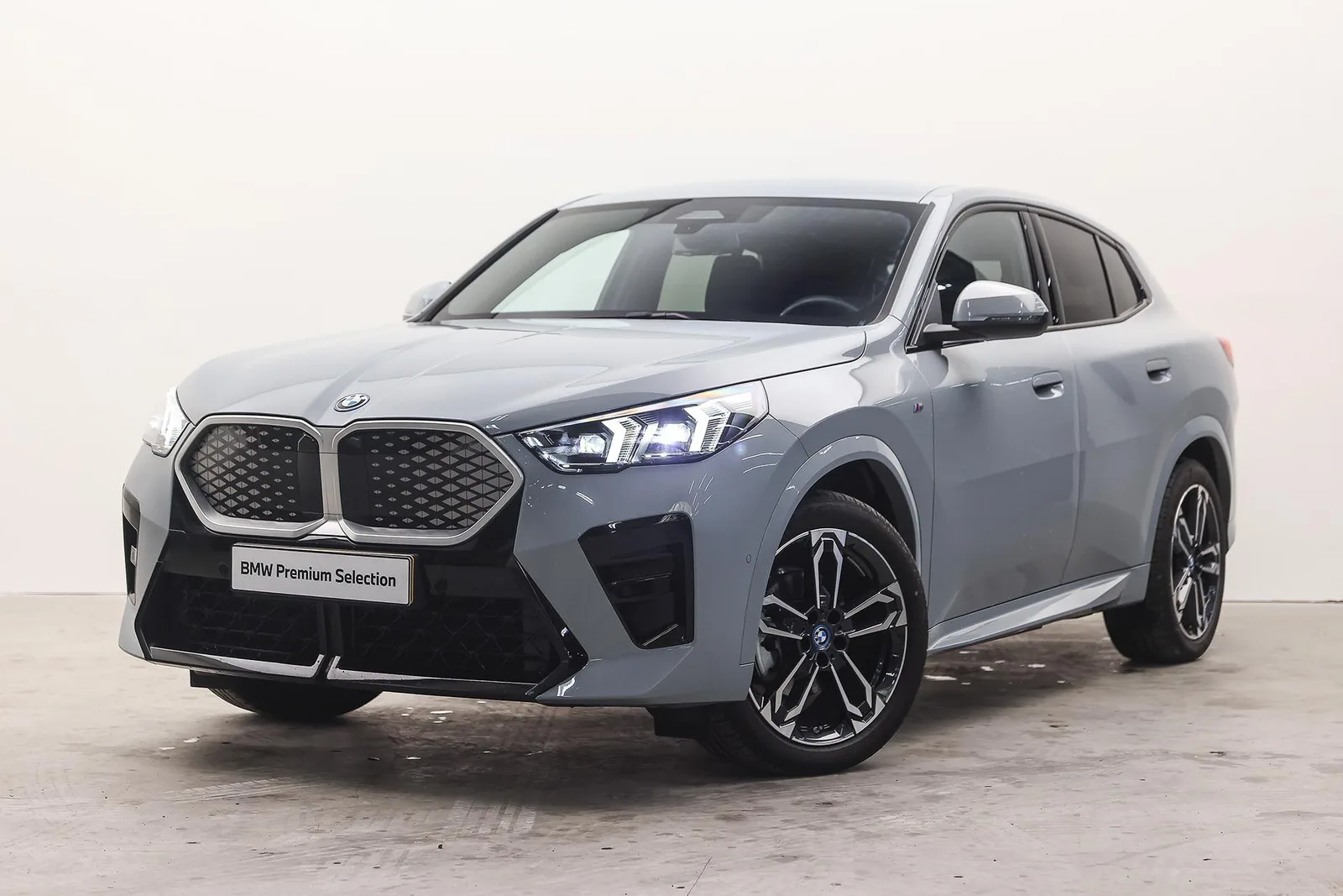 BMW iX2 (2025) — foto 1