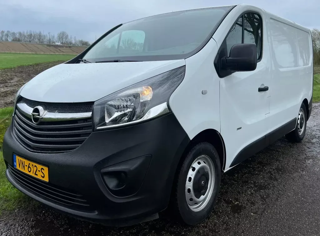 Opel Vivaro (2015) — foto 1
