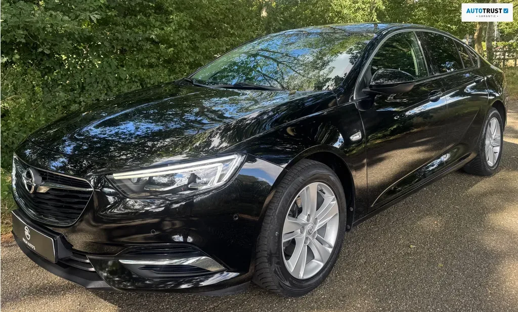 Opel Insignia (2018) — foto 1