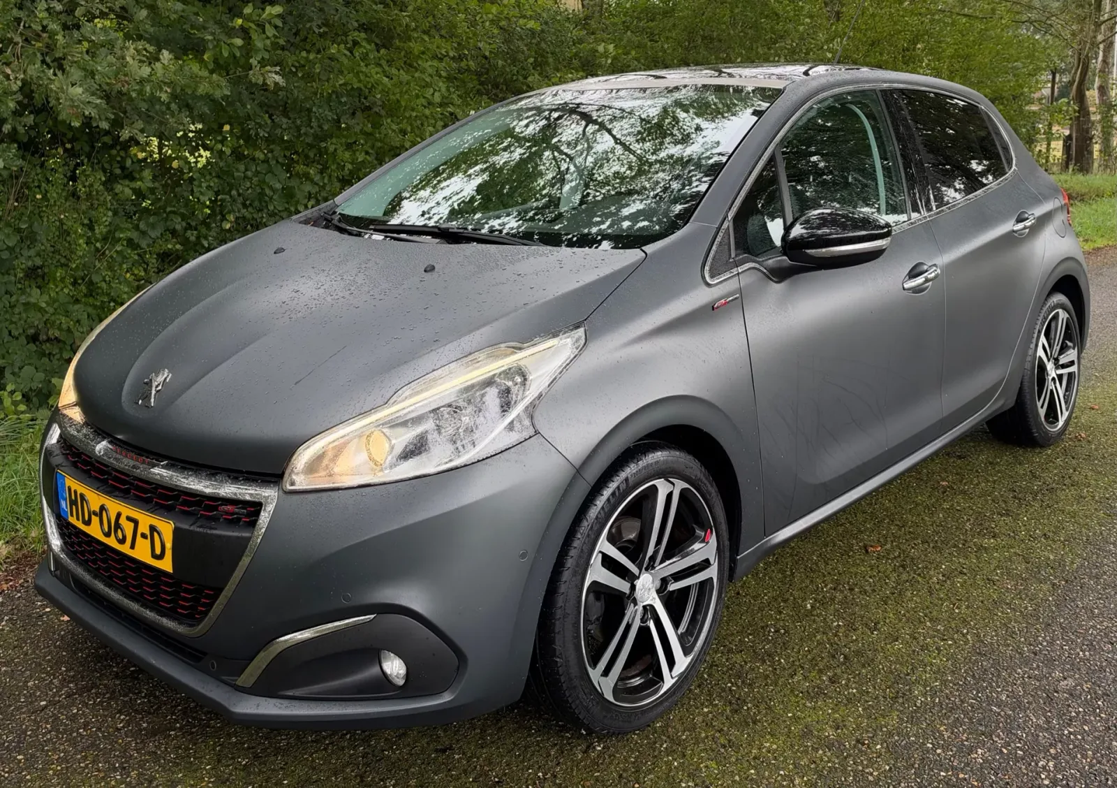Peugeot 208 (2015) — foto 1