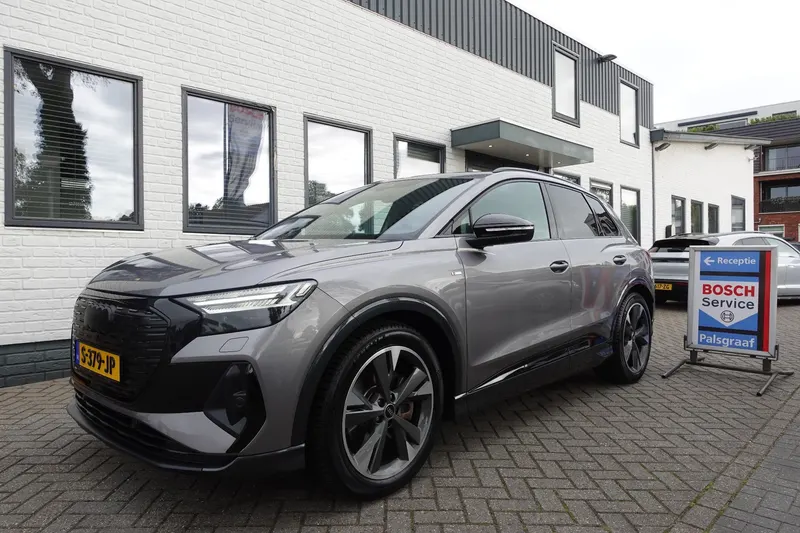 Audi Q4 e-tron (2021)