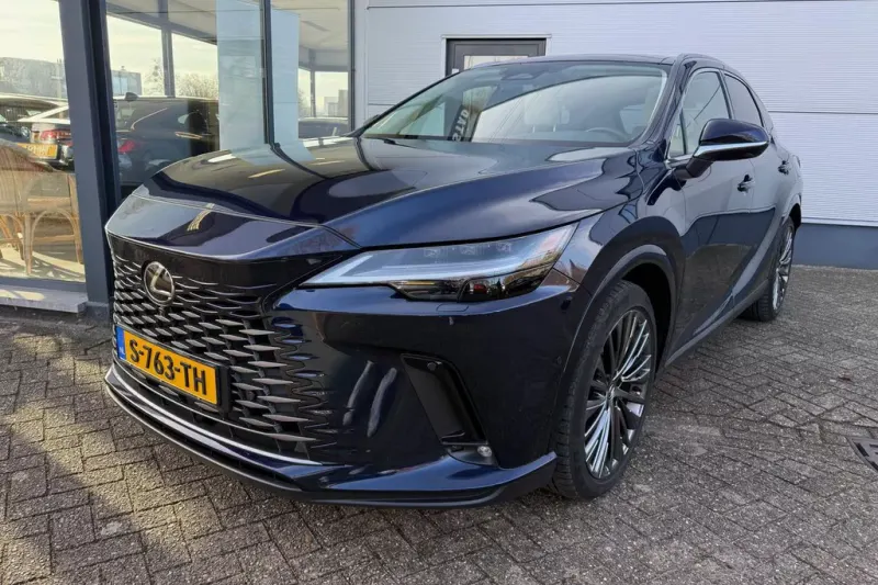 Lexus RX (2023)