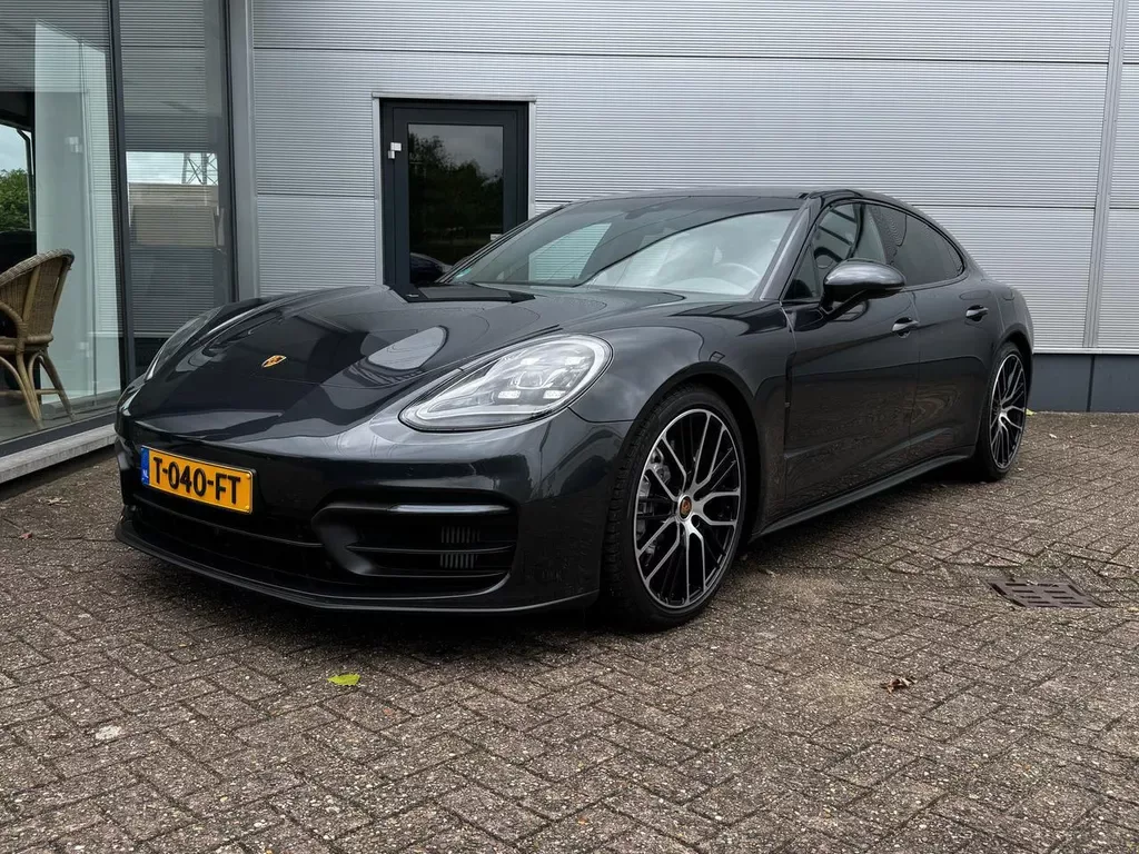 Porsche Panamera (2023) — foto 1