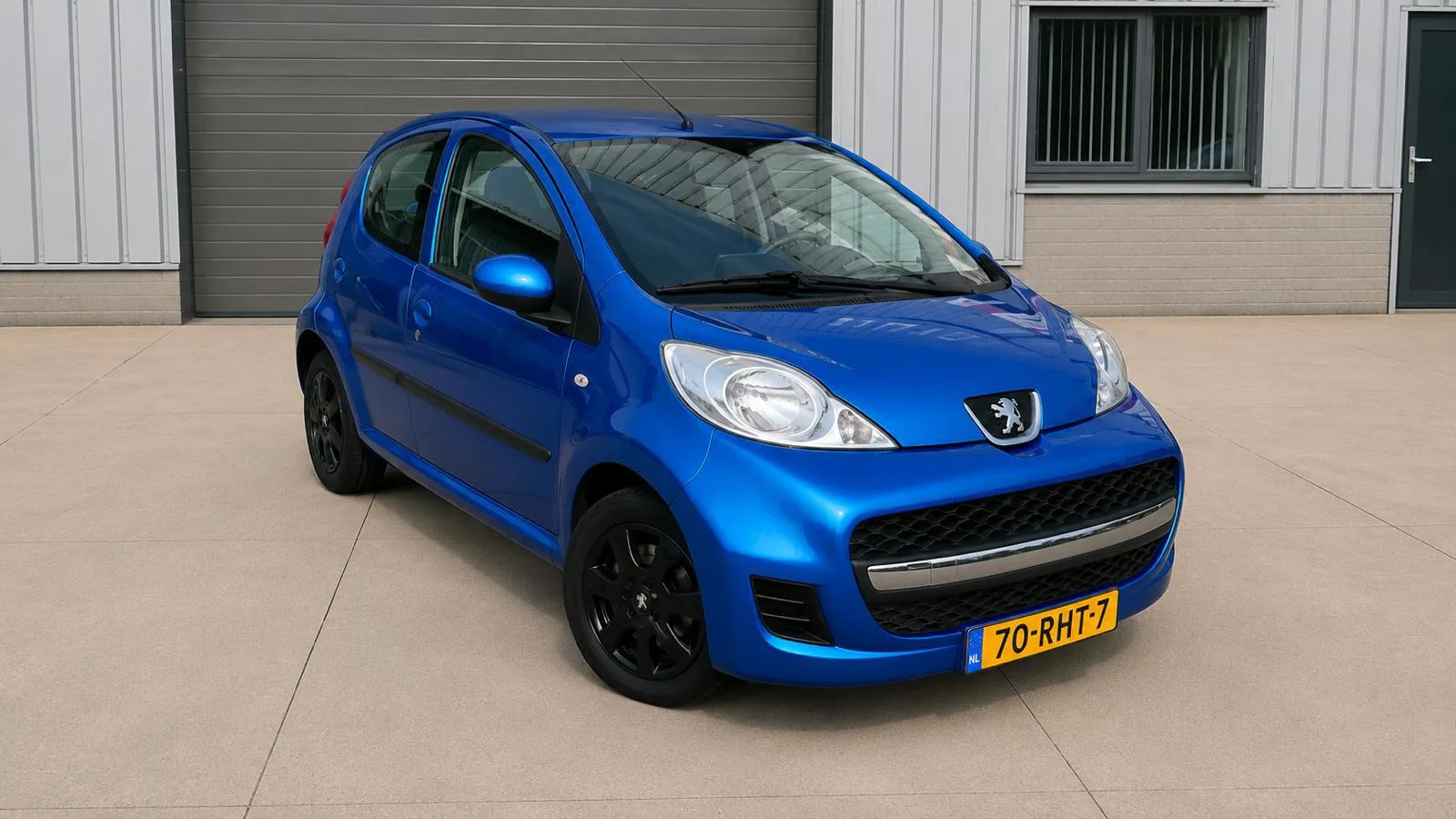 Peugeot 107 (2011) — foto 1