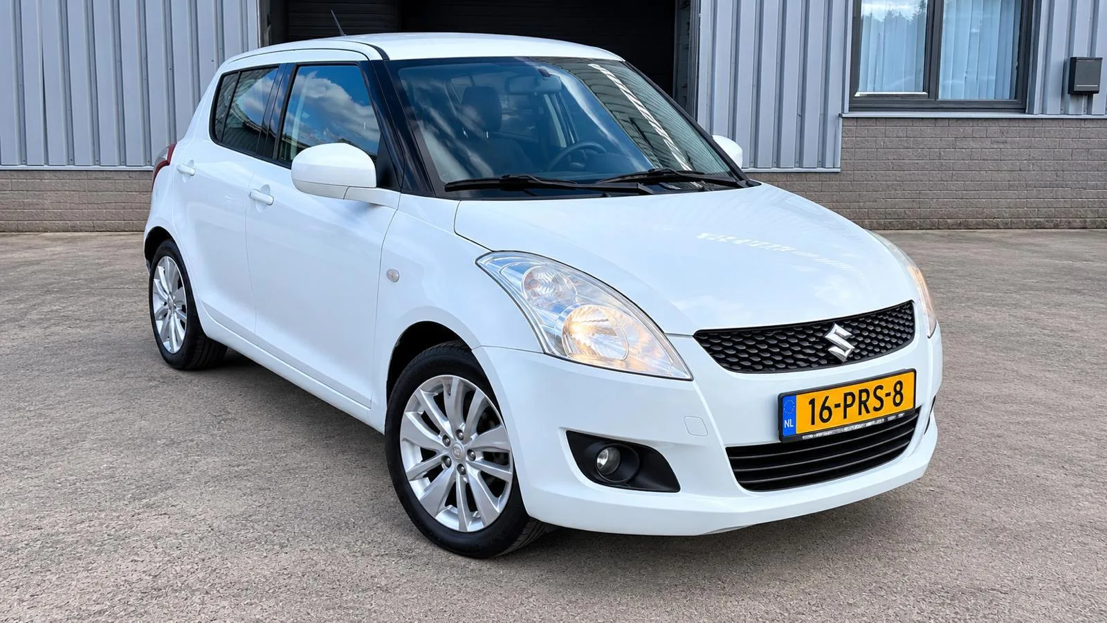 Suzuki Swift (2011) — foto 1