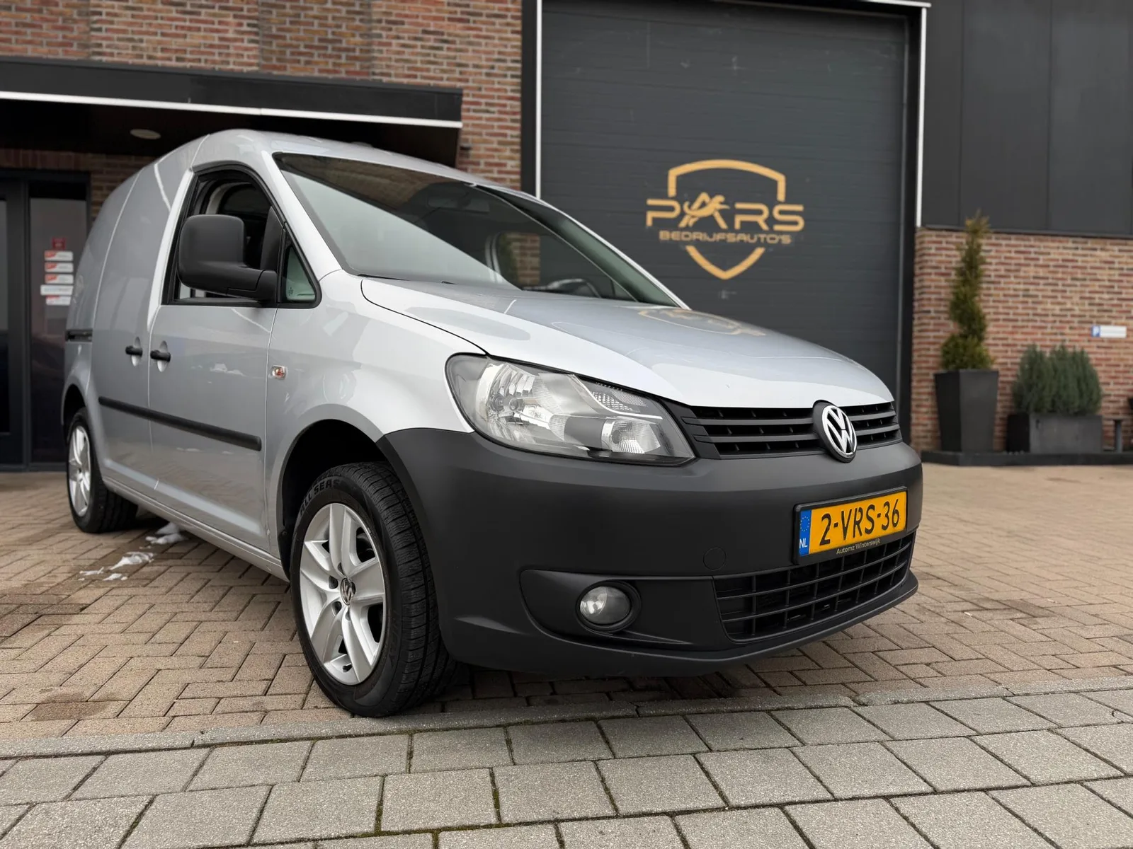 Volkswagen Caddy (2011) — foto 1
